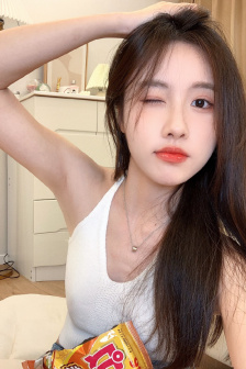 老阿姨吃童子鸡的视频